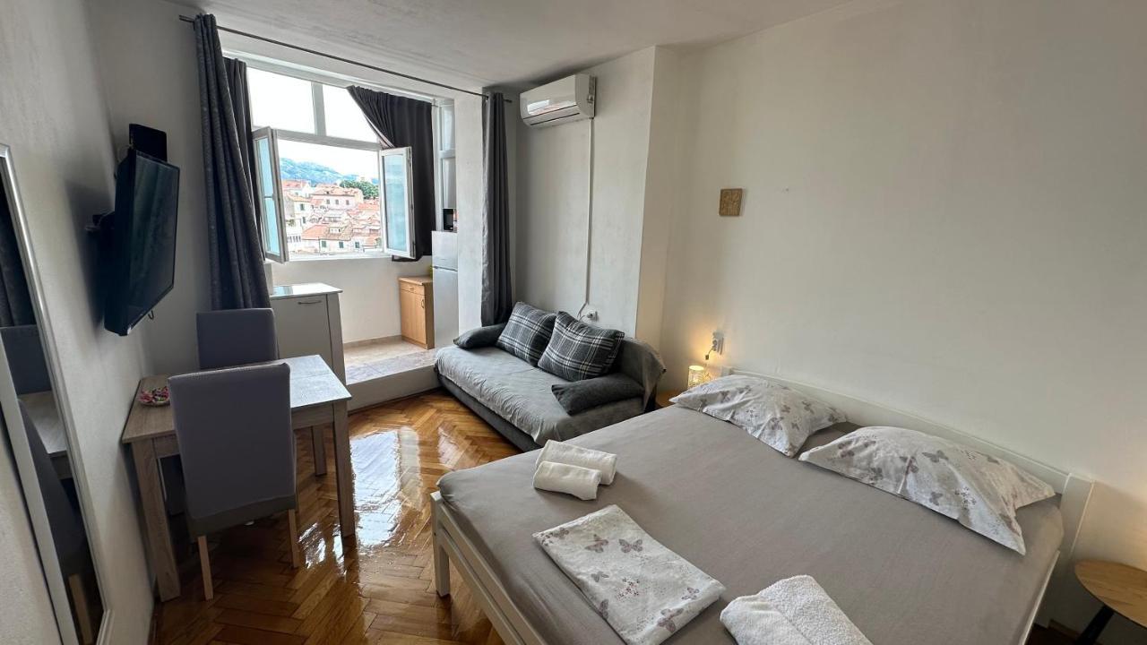 Split Apartments Trpimira Street Kültér fotó